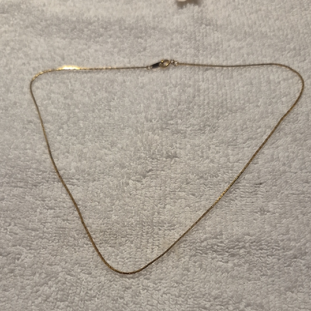 Elegant Gold Necklace